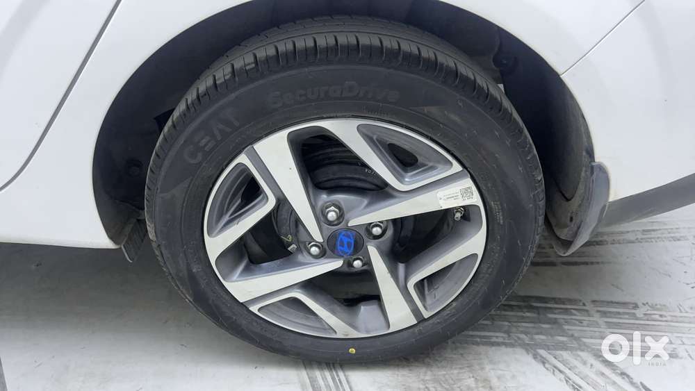 Hyundai Aura [2023-ongoing] 1.2 Sx Plus Petrol Amt, 2024, Petrol