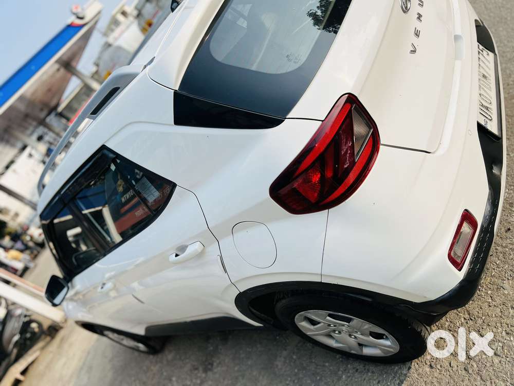 Hyundai Venue 1.2 S (o), 2019, Petrol