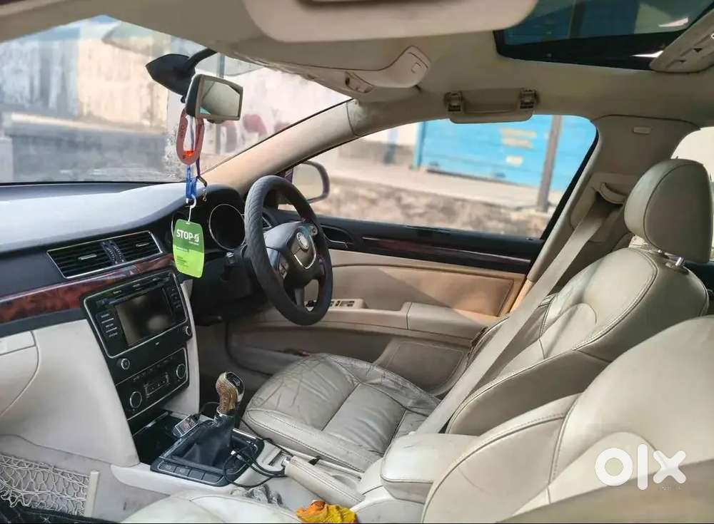 Skoda Superb 2011 Petrol 44000 Km Driven