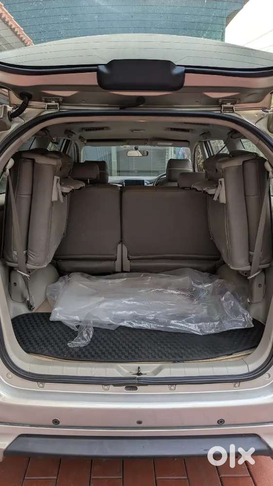 Toyota Innova 2.5v Diesel - 8 Seater - Single Owner