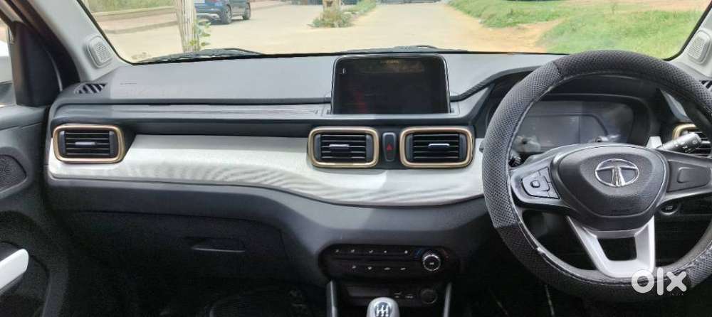 Tata Punch Accomplished Dazzle Sunroof Cng, 2024, Cng & Hybrids