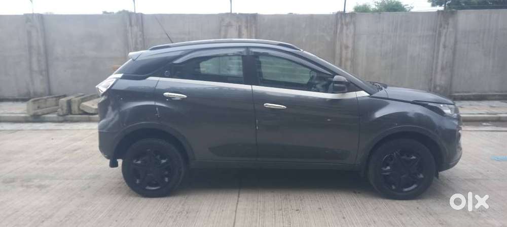 Tata Nexon 1.2 Revotron Xm Plus (s), 2023, Petrol