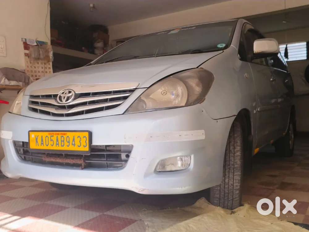 Toyota Innova 2.5 V 2010
