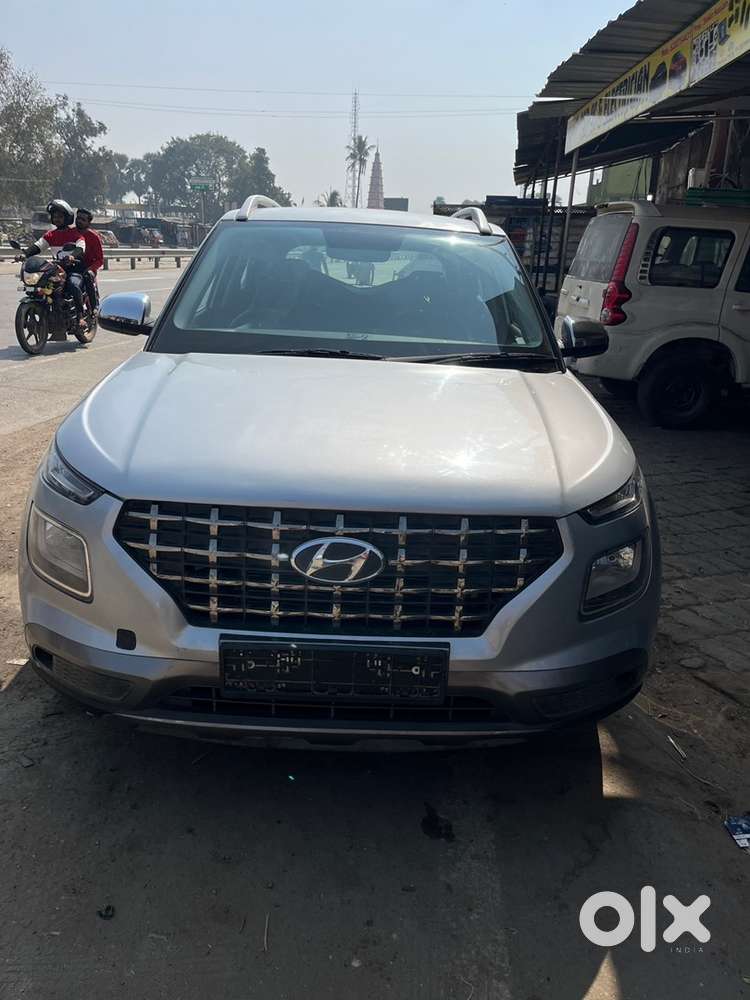 Hyundai Venue 2021 Petrol 40000 Km Driven