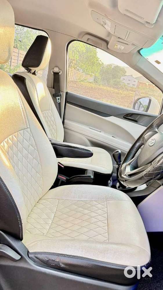 Mahindra Marazzo M4, 2019, Diesel
