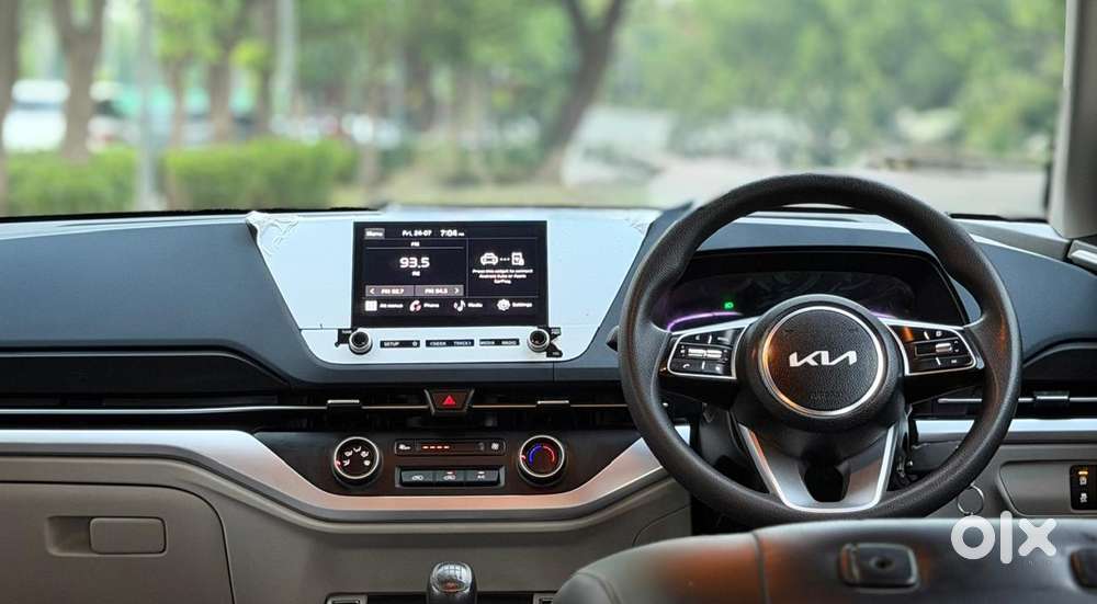 Kia Carens G 1.5 6mt Premium (o) 7-seater, 2025, Petrol