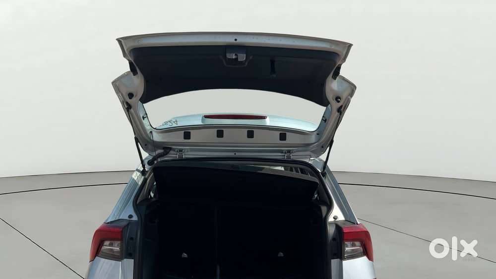 Skoda Kushaq 1.0 Tsi Style At, 2023, Petrol