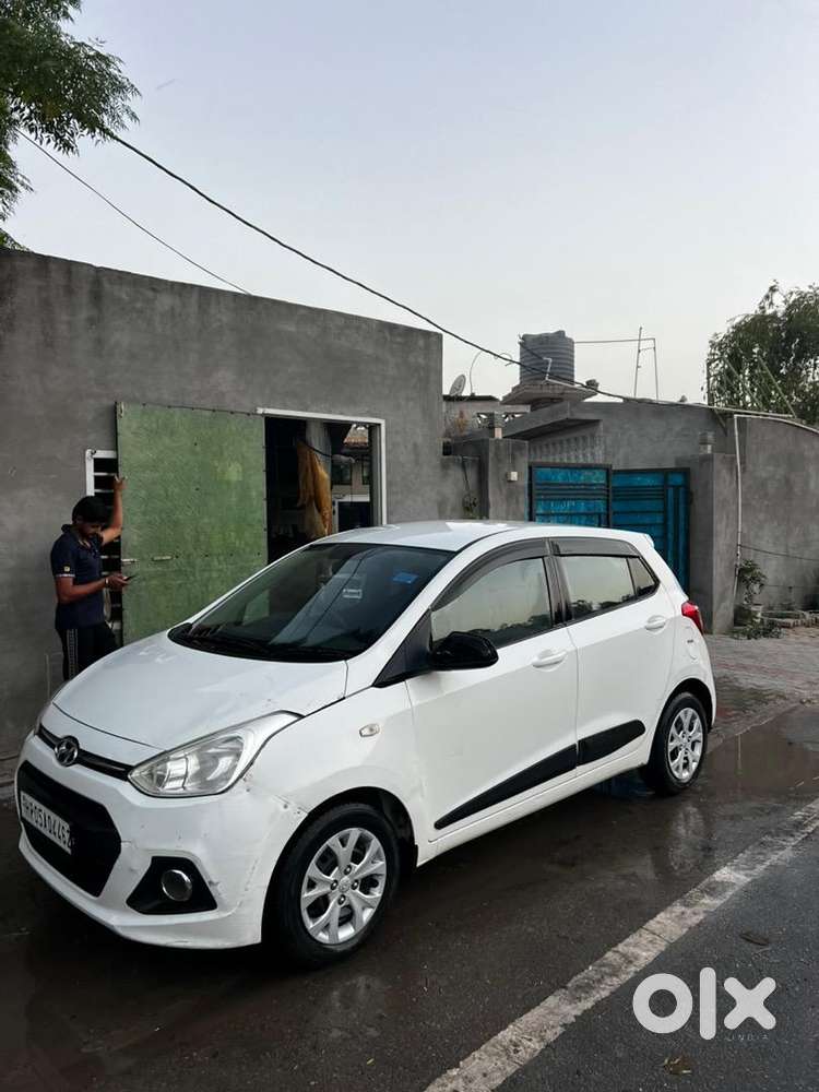 Hyundai 2016 Manual Petrol Car