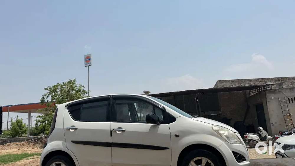 Saf H Gadi. 4 Alloy, All Power Window, Badiya Music System Hai.