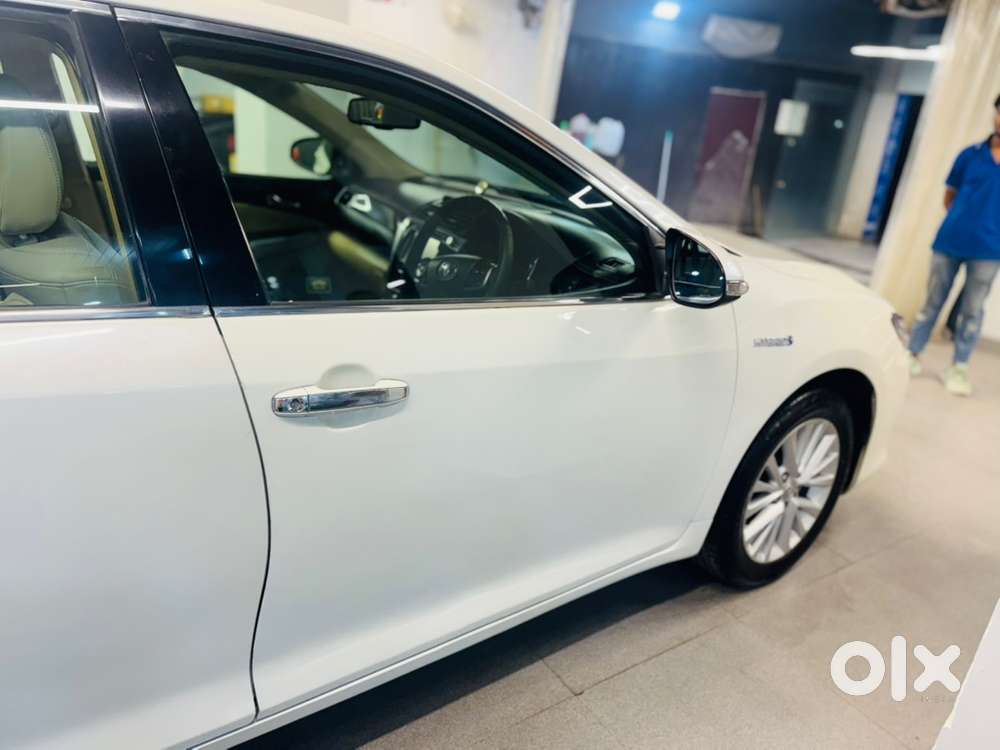 Toyota Camry Hybrid 2017