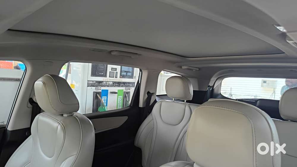 Mahindra Xuv700 2.2 Ax 7 Diesel At Luxury Pack Str, 2023, Diesel