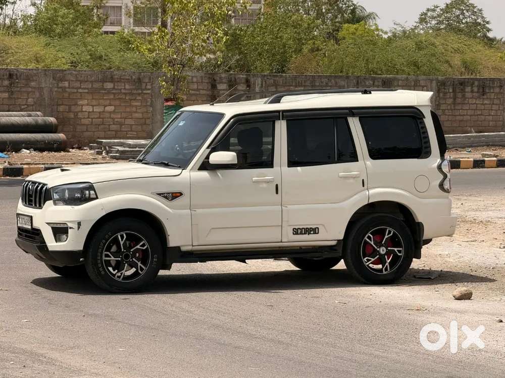 Mahindra Scorpio Classic 2015