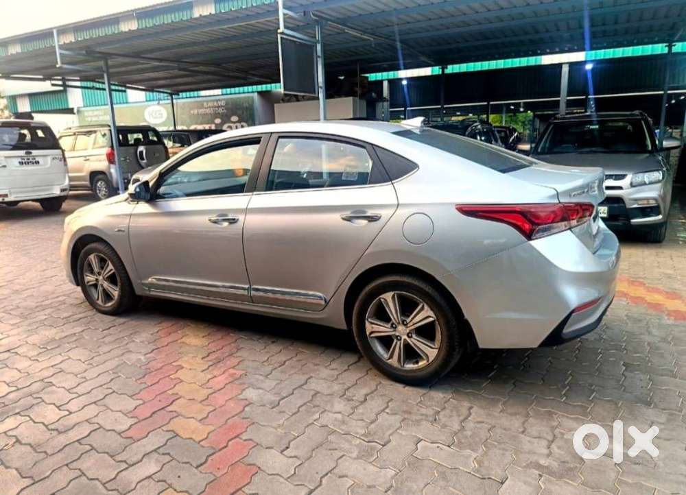 Hyundai Verna 1.6 Sx (o) Crdi At, 2019