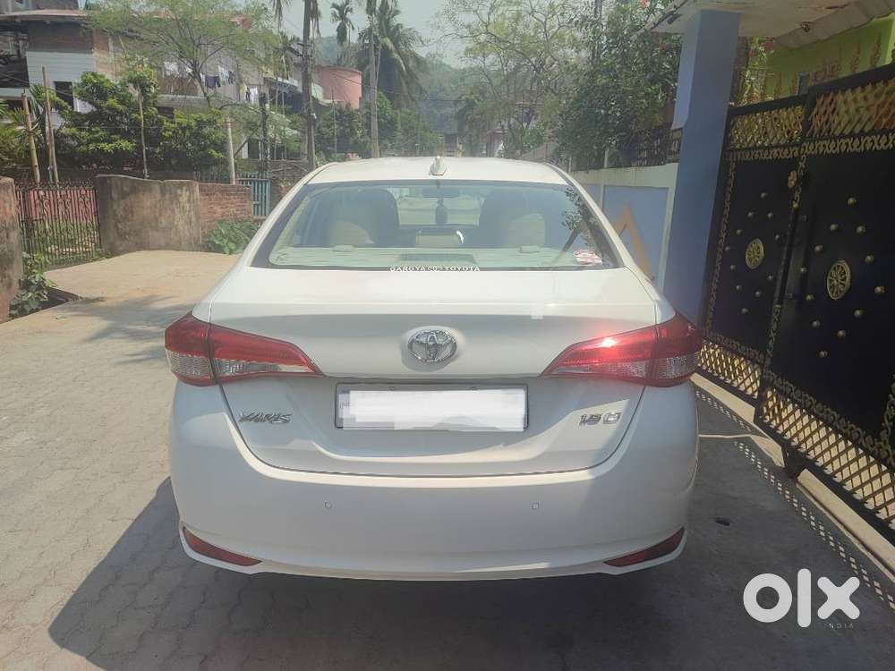 Pristine White Toyota Yaris 1.5 G