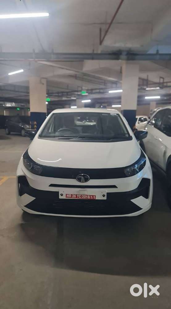 Tata Altroz, 2026, Petrol
