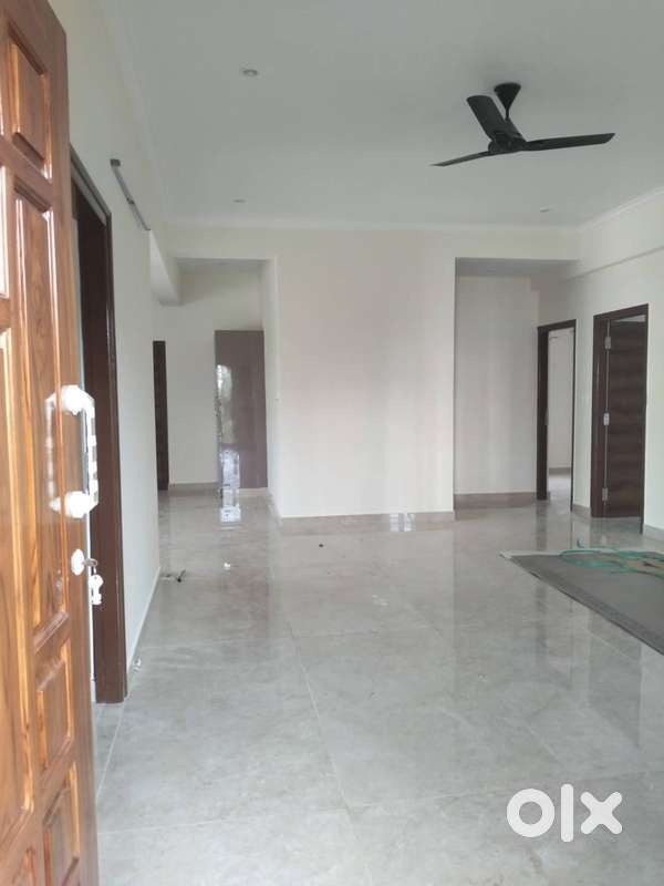 Spacious 3BHK Semi-Furnished Apartment for Lease in Thanisandra