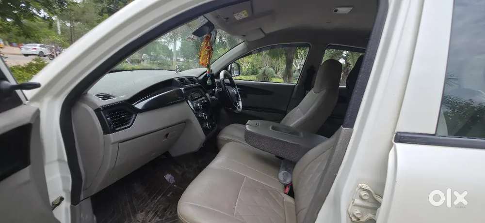 Mahindra Kuv 100 2016 Model