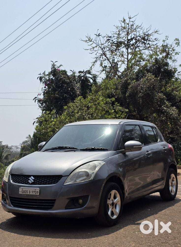 Maruti Suzuki Swift Vxi 1.2 Abs Bs-iv, 2013, Petrol