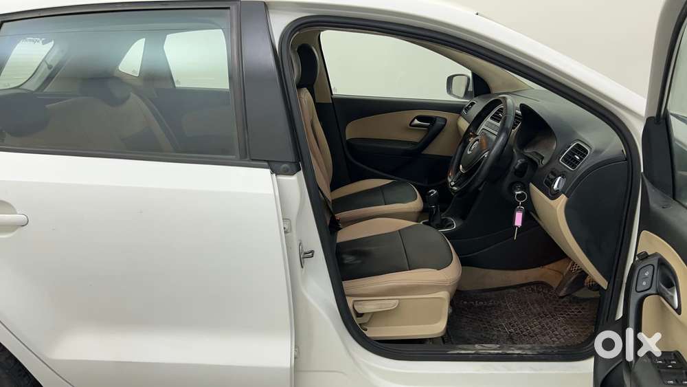 Volkswagen Polo Petrol Highline 1.2l, 2015, Petrol
