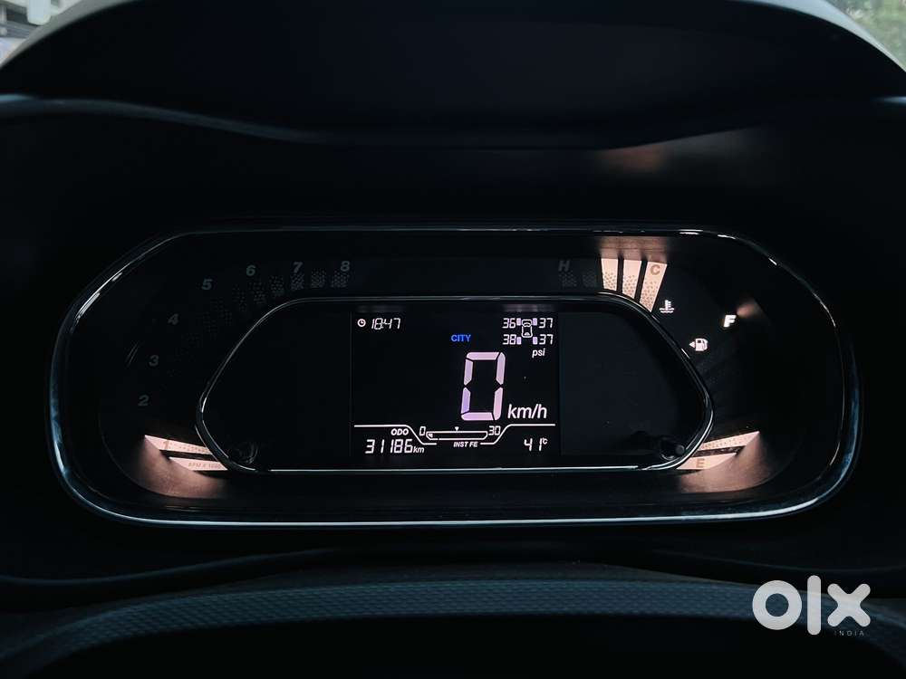 Tata Nexon, 2023, Petrol