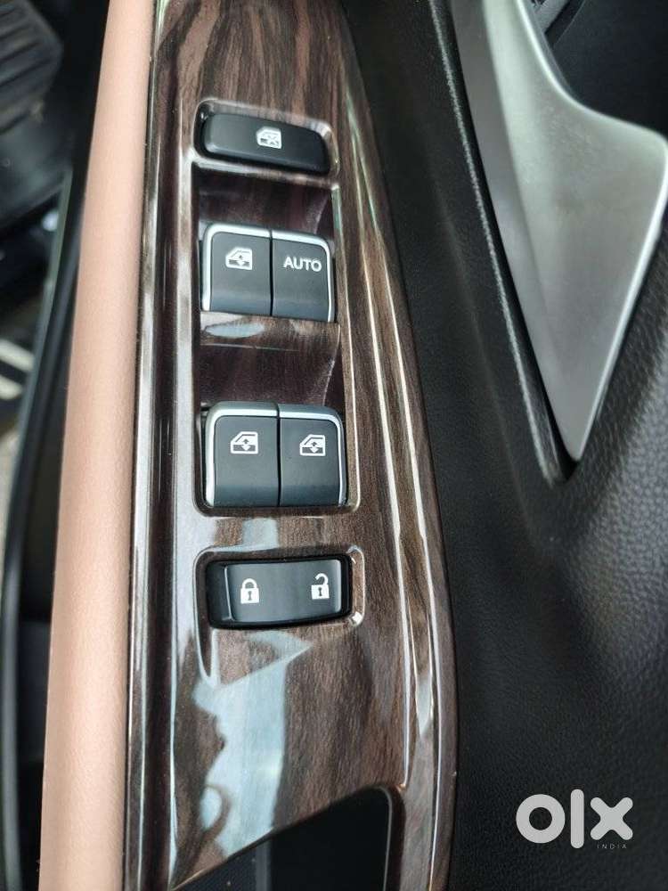Mg Hector Plus Savvy Pro 1.5 Turbo Petrol Cvt 7 Str, 2024, Petrol