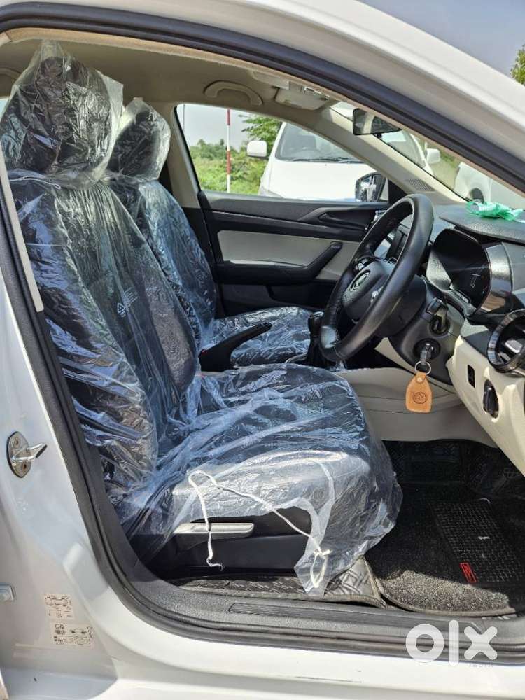 Skoda Slavia Active 1.0l Tsi Mt, 2022, Petrol