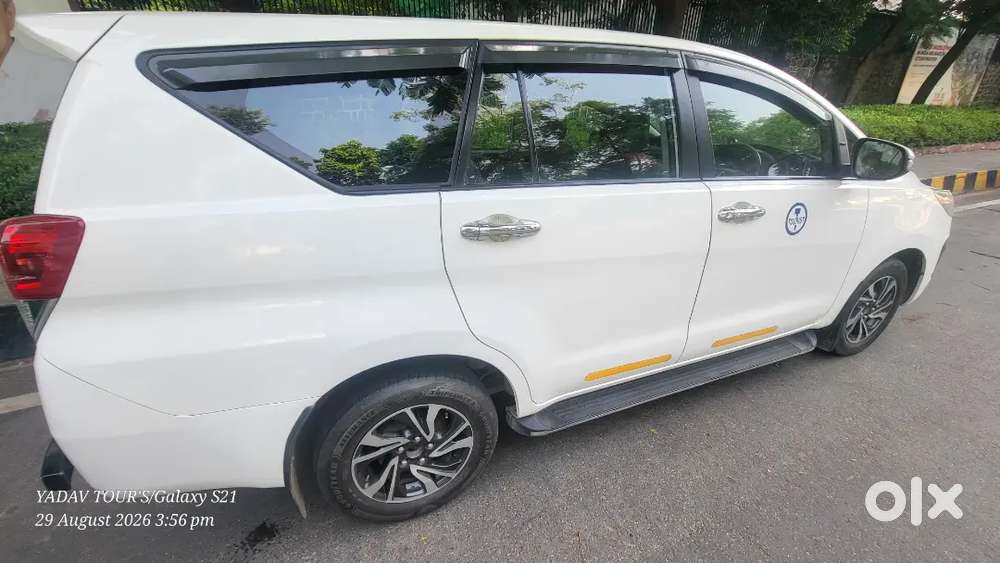 2022 Toyota Innova Crysta 2.4 Gx At
