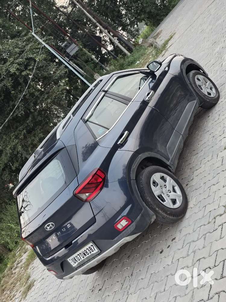 Hyundai Venue Bs 6
Petrol
1st Owner 
Dono Chabi
