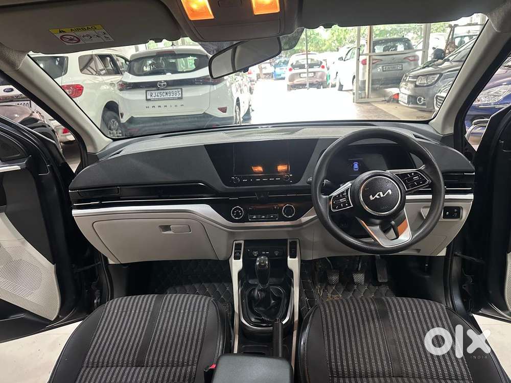 Kia Carens 1.4 Prestige Turbo 7 Str, 2022, Petrol