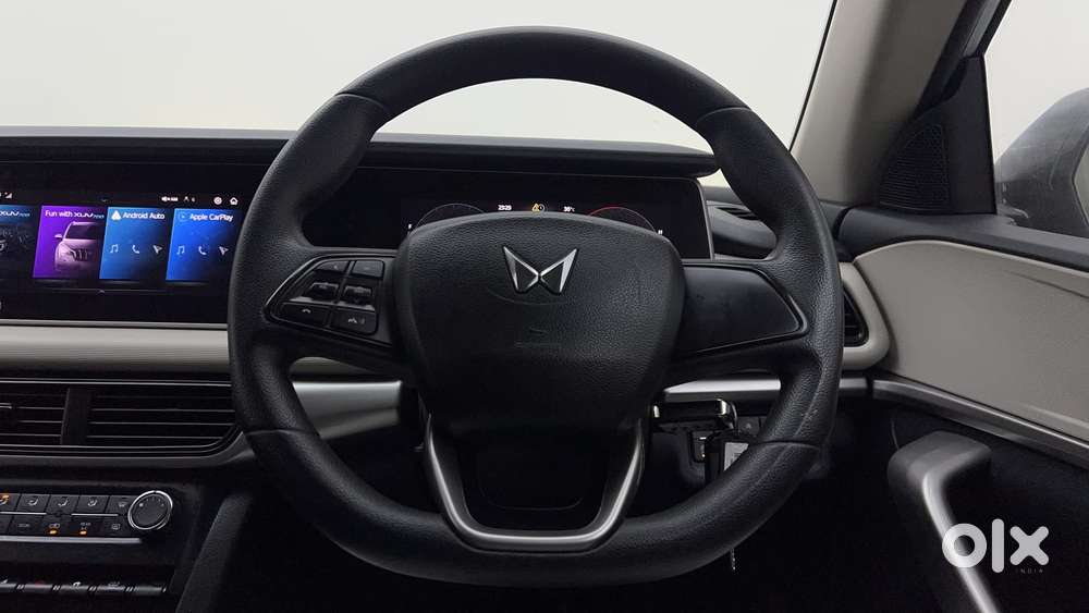 Mahindra Xuv700 2.2 Ax 3 Diesel Mt 7 Str, 2022, Diesel