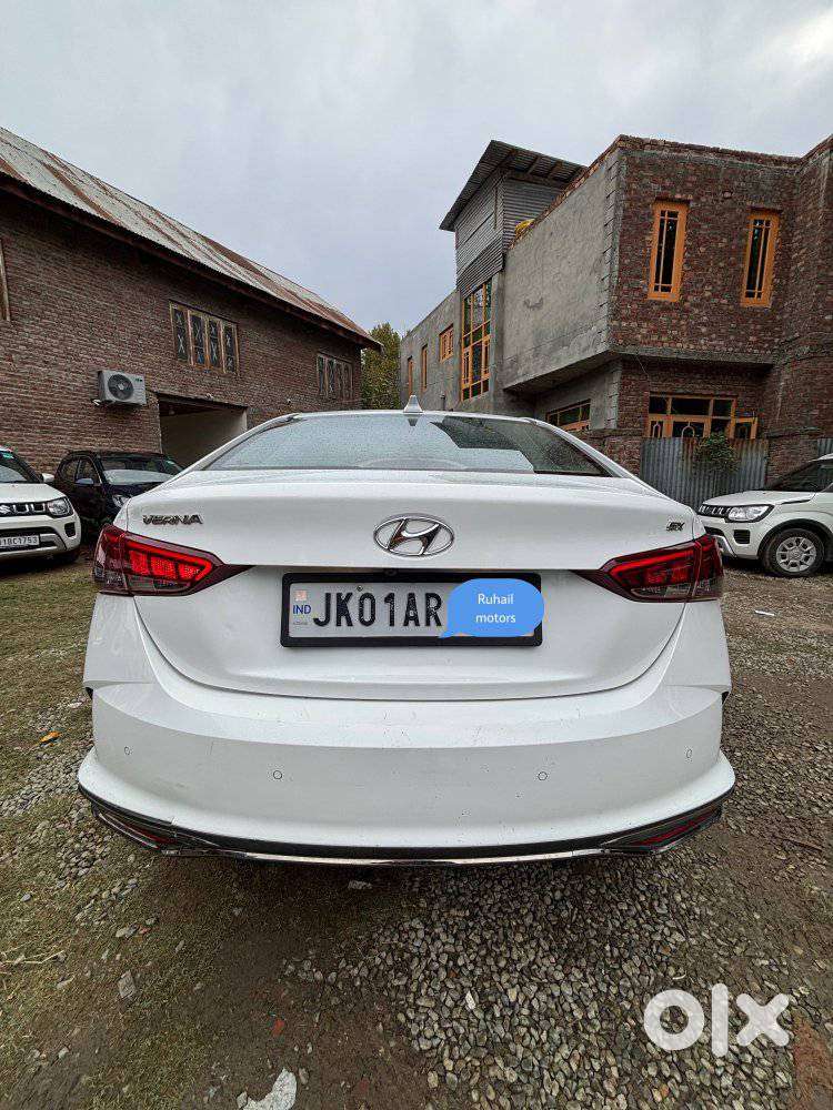 Hyundai Verna 1.5 Sx Petrol Mt, 2022, Petrol