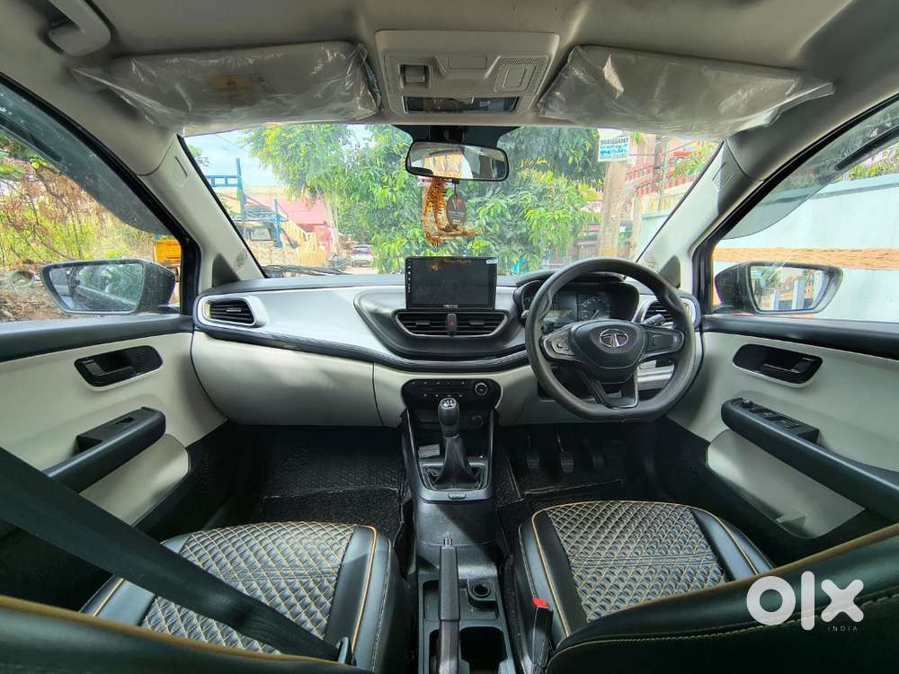 Tata Altroz Xm(s) Petrol – Nov 2023  35,000 Km  1st Owner  ₹7,00,00