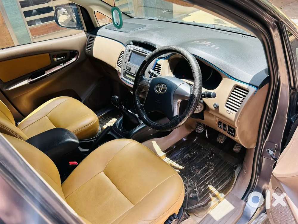 Innova Top Model. Complete Showroom Maintain