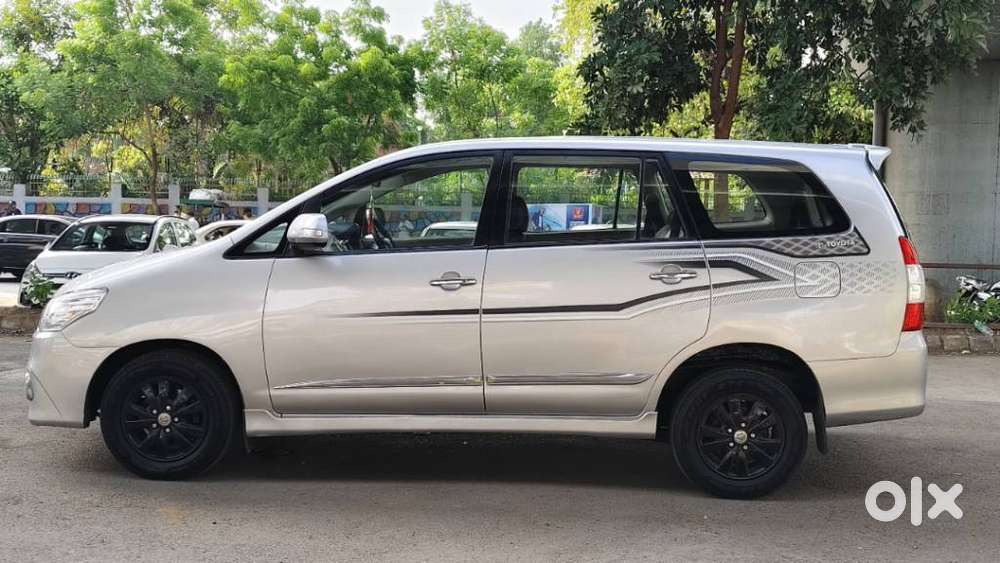Toyota Innova 2.5 Vx 8 Str Bs-iii, 2015, Diesel