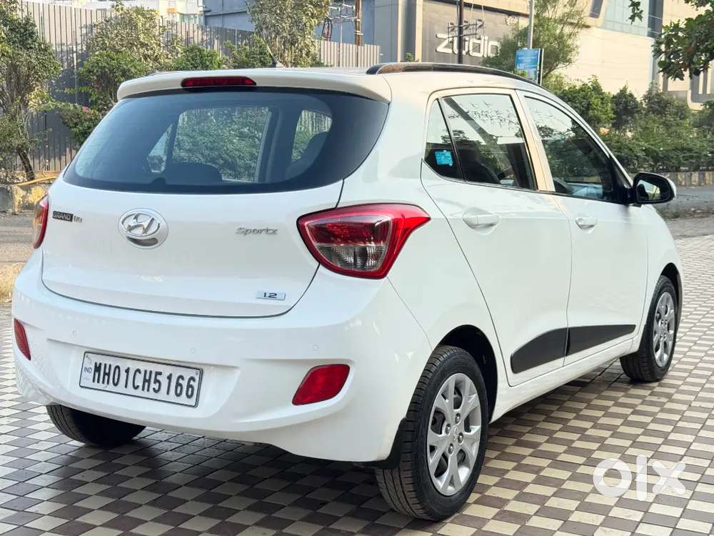 Hyundai I10 Sportz 2016 Petrol First Owner