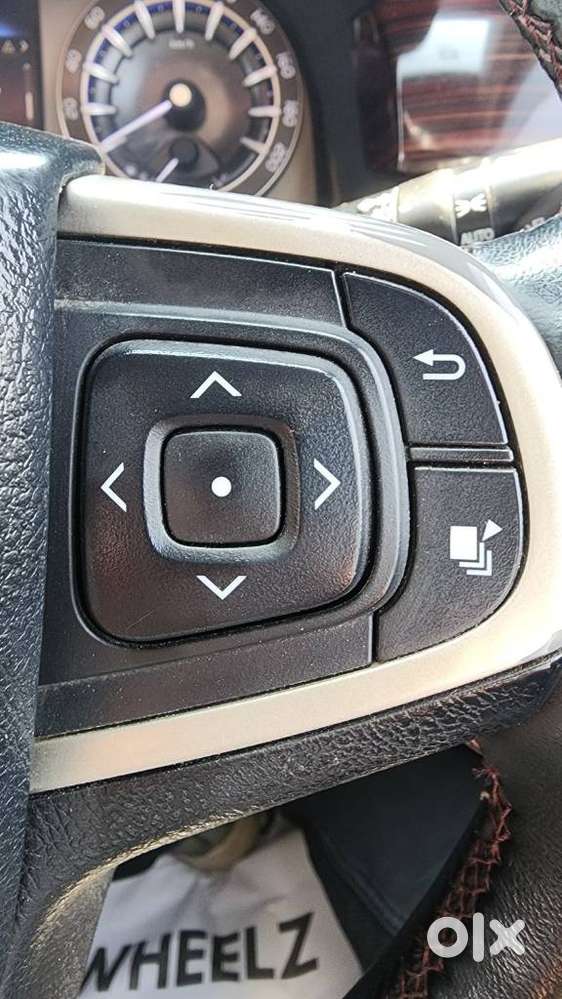 Toyota Innova Crysta 2.4 V 8 Str, 2017, Diesel