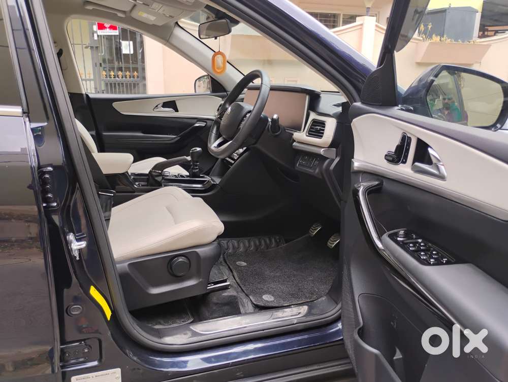 Mahindra Xuv700 2.2 Ax 7 Diesel Mt Str, 2024, Diesel