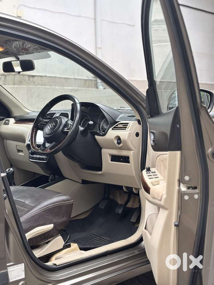 Maruti Suzuki Swift Dzire Zdi + Amt, 2017, Diesel
