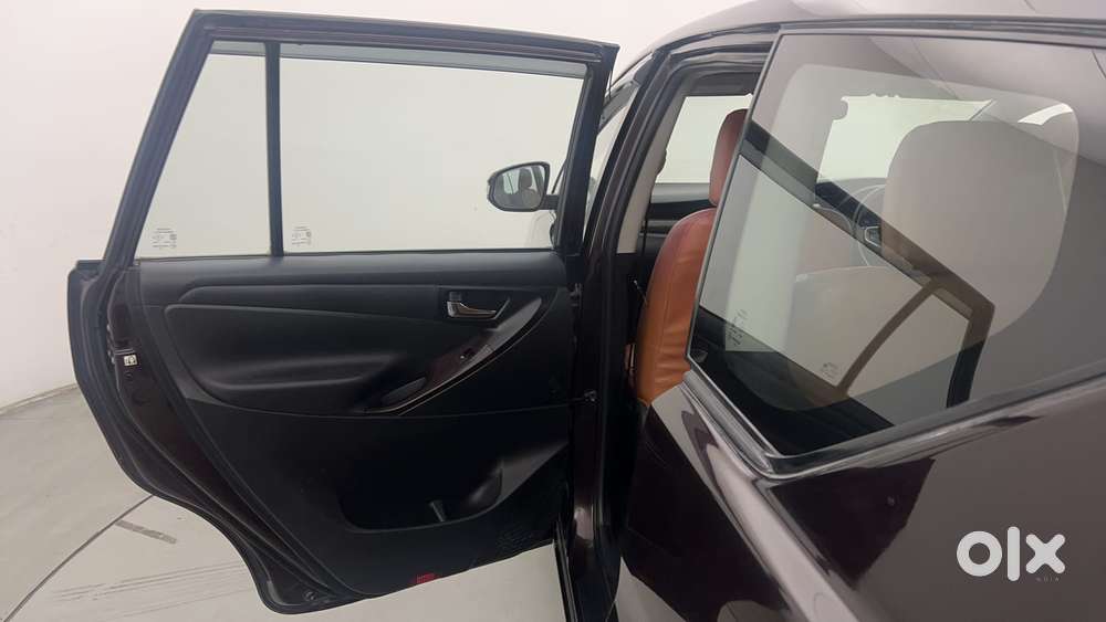 Toyota Innova Crysta 2.8 Gx At 8s, 2016, Diesel