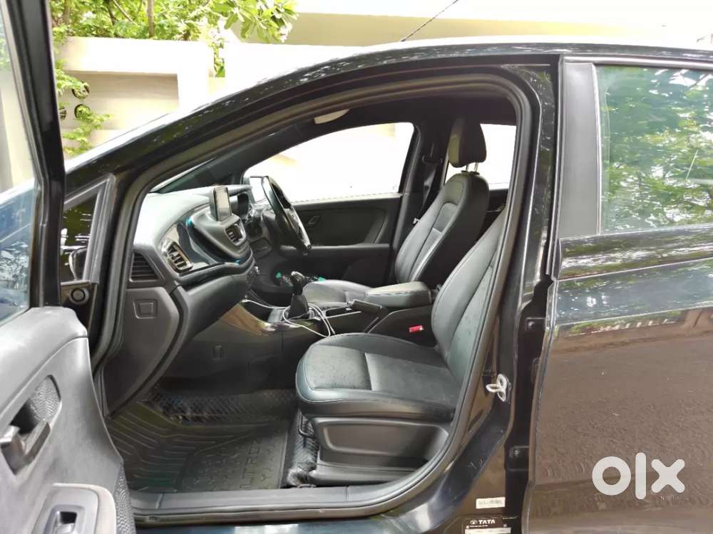 Tata Altroz 1.2 Xz Plus Dark Edition, 2021, Petrol