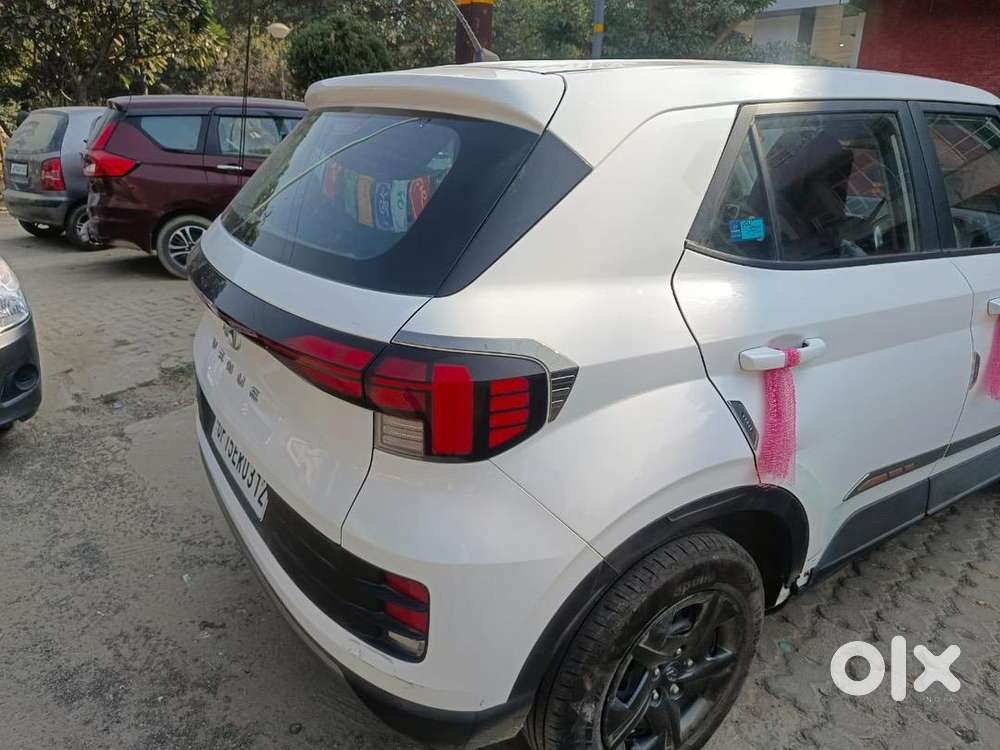 Hyundai Venue 2024 Petrol 10000 Km Driven