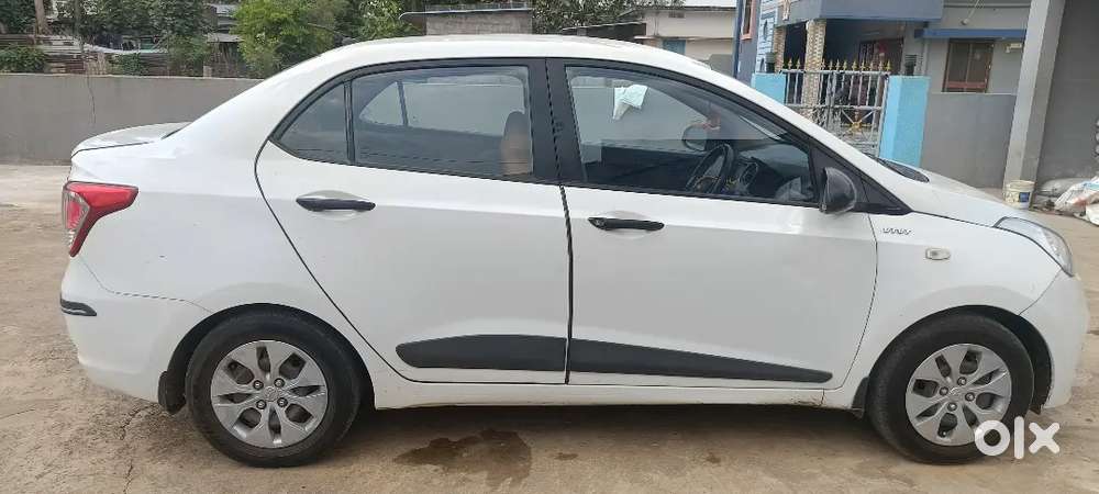 Hyundai Xcent 2015 Cng & Hybrids Well Maintained