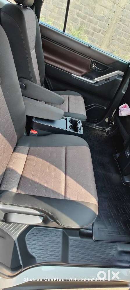 Toyota Innova Hycross 7s Option, 2025, Petrol