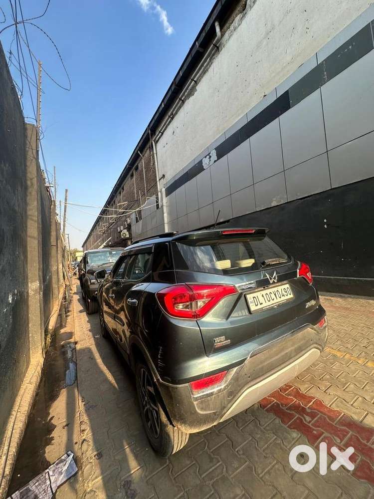 Mahindra Xuv300 2023 Petrol Well Maintained