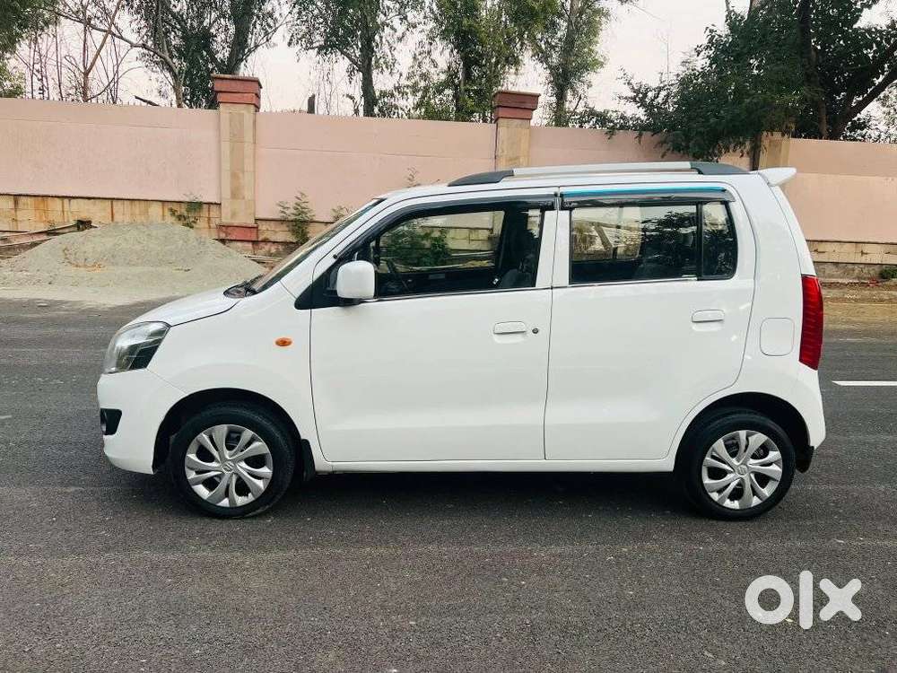 Maruti Suzuki Wagon R Amt Vxi Plus, 2016, Cng & Hybrids