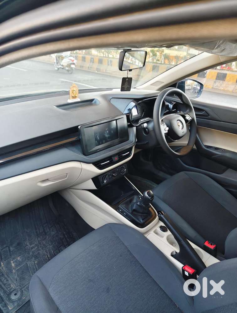 Skoda Slavia Active 1.0l Tsi Mt, 2022, Petrol