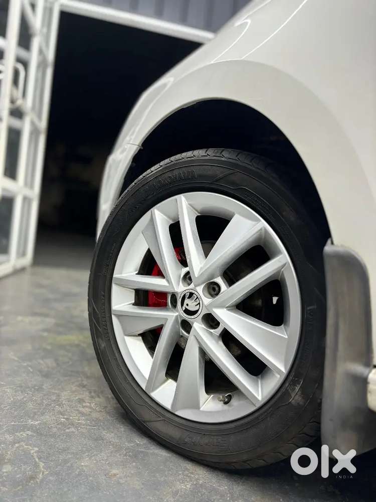 Skoda Rapid Style Plus 2018 Model Petrol Manual 1.6 Mpi