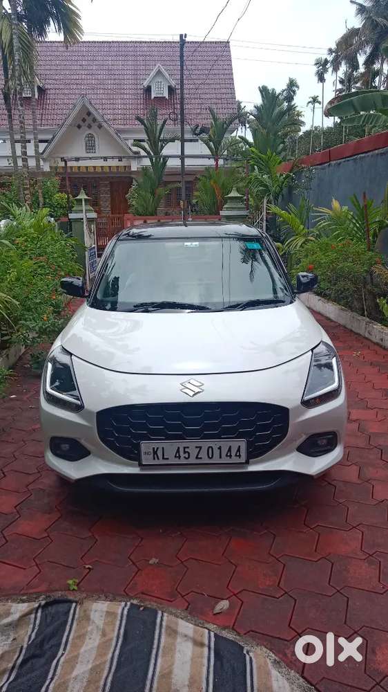 2025 July Month Swfit Zxi Plus Dual Tune Six Air Bag Very Low Odometer