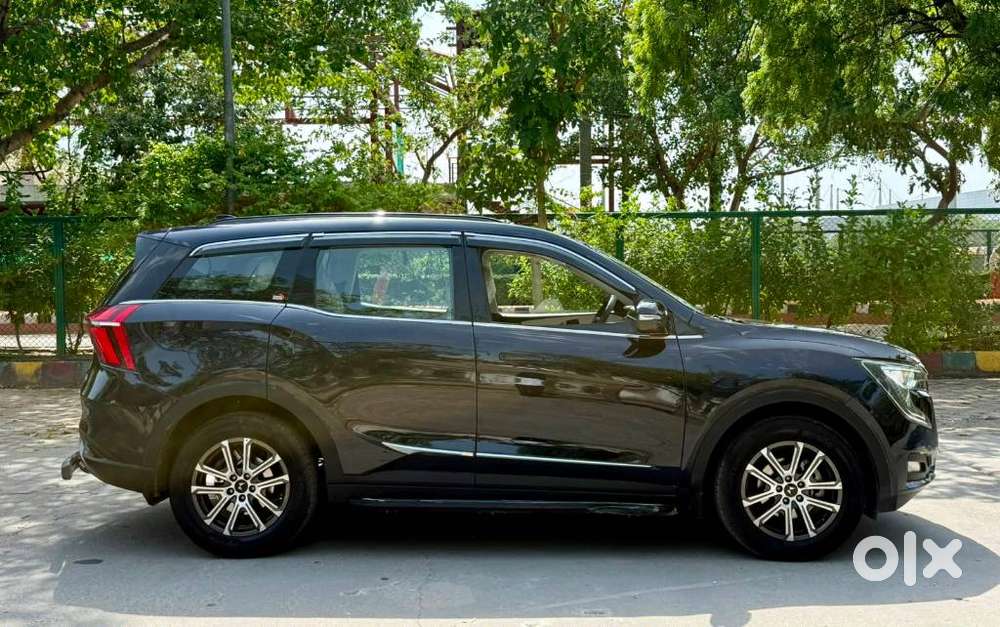 Mahindra Xuv700 2.0 Ax 7 Petrol Mt Str, 2026, Petrol