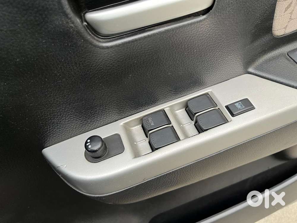 Maruti Suzuki Wagon R 1.0 Vxi Amt, 2016, Petrol